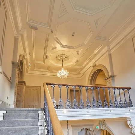 Host & - 9 Highfield House * 里彭